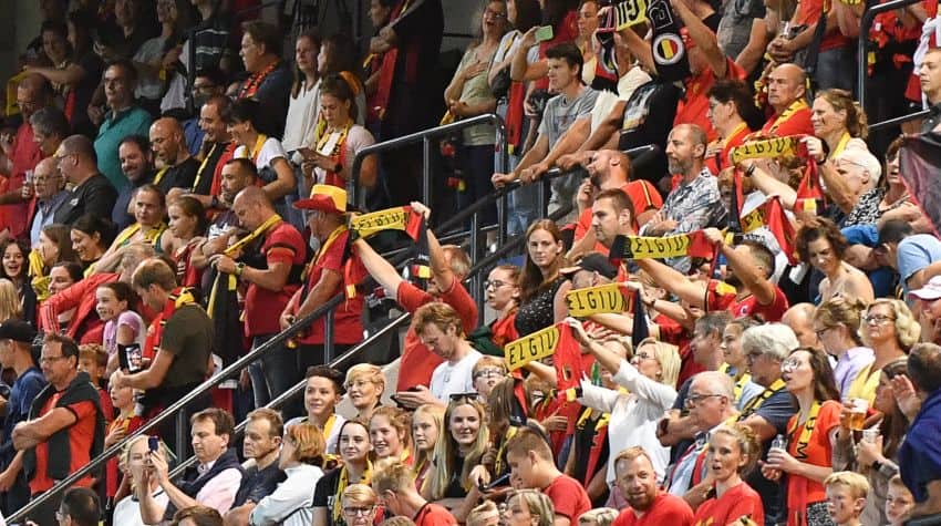 Women's Football Believe & Achieve - fans